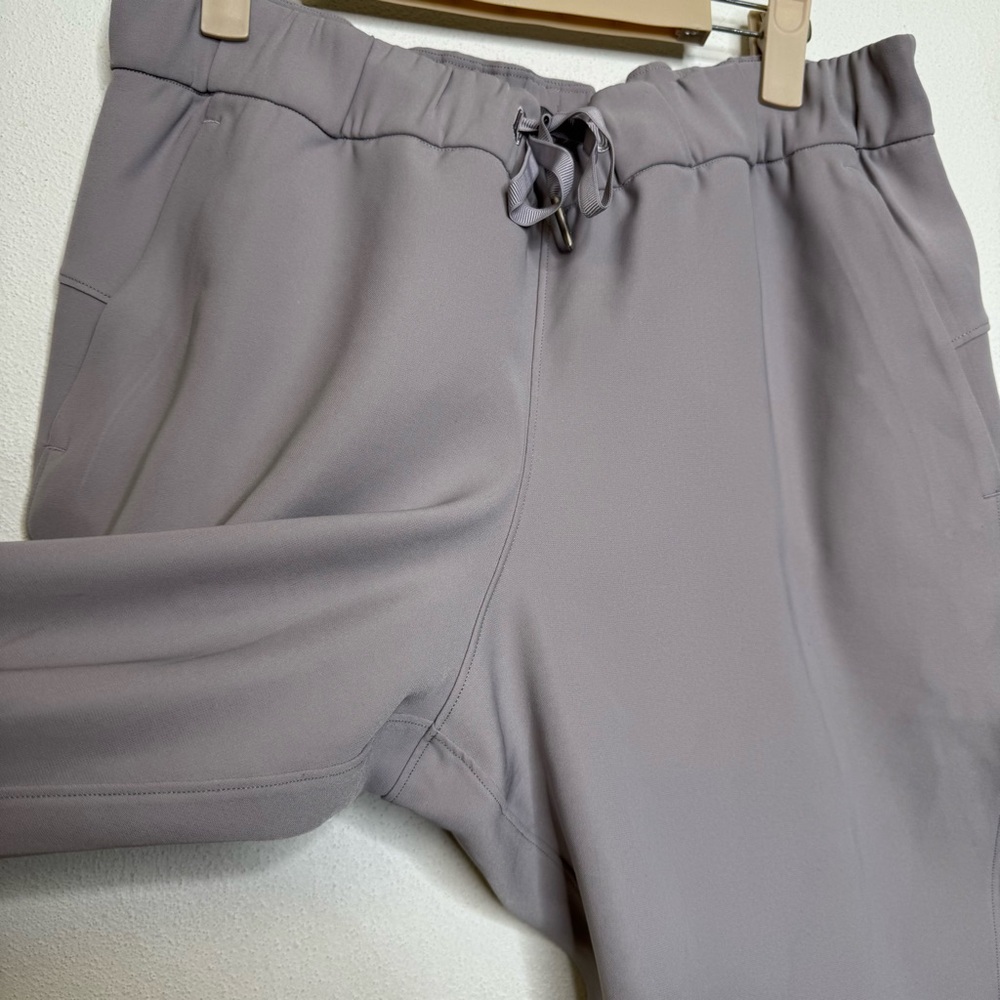 Lululemon Gray On The Fly Mid Rise Stretch Woven Business Casual Crop Pants 8 - Picture 4 of 9